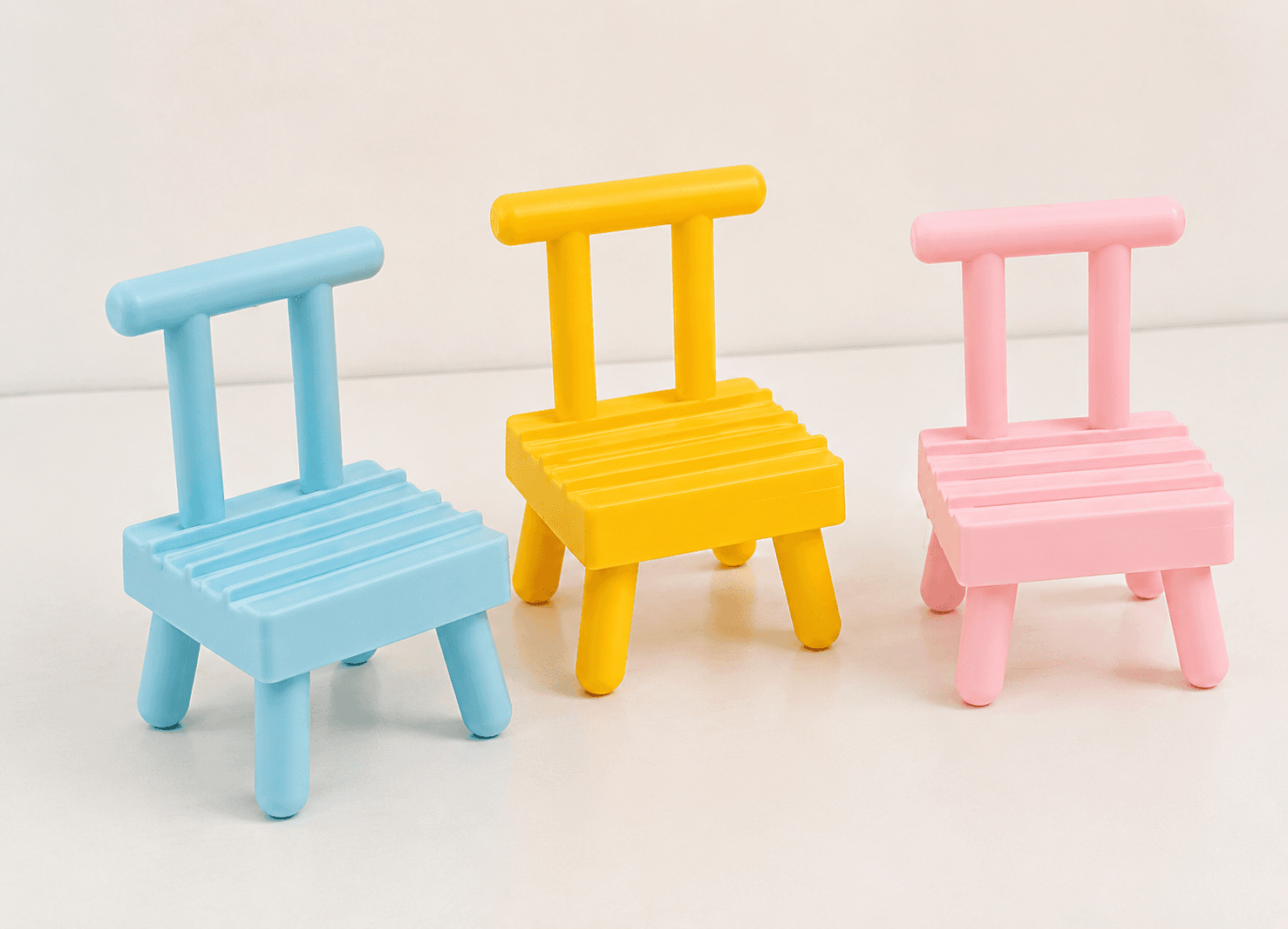 Mini Chair Phone Stand – Cute 3D Printed Mobile Holder for Desk & Bedside 4